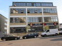 Den gamle fabriksbygning hvor Joe's Boxing Gym holder til på 2. sal på Birkedommervej 33 i Københavns nordvest-kvarter og har tilbudt motionsboksning i næsten 20 år.